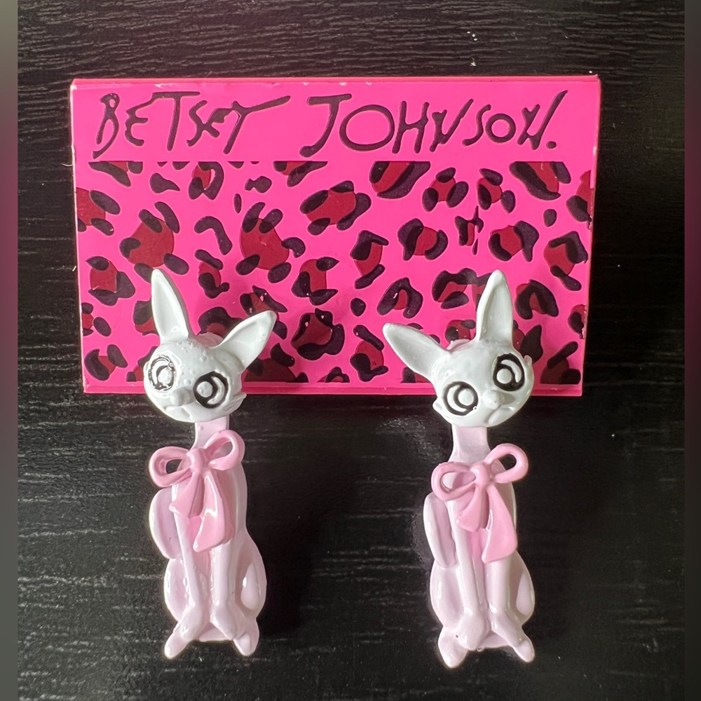 😺NWT! Articulating Cat in Ribbon Earrings